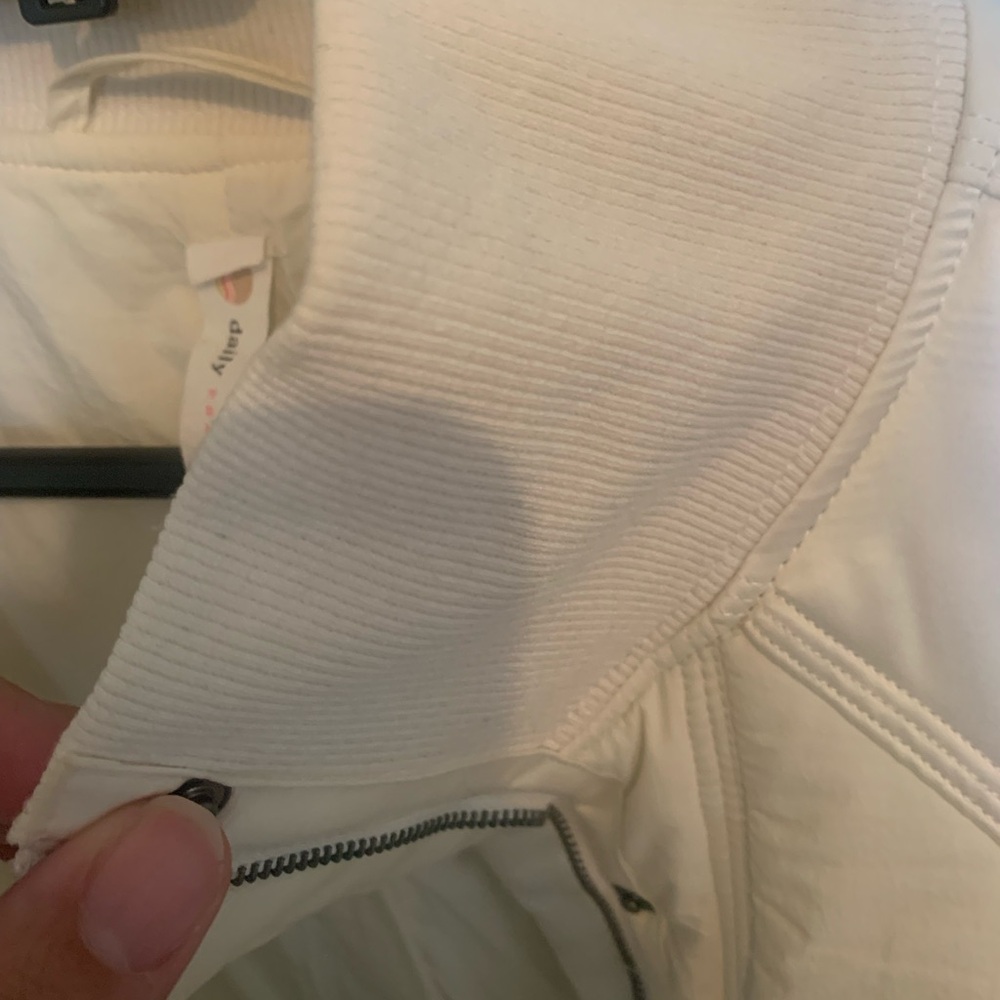 Selling a daily practice jacket in excellent condition only wore once 😊🌸 - Picture 6 of 6
